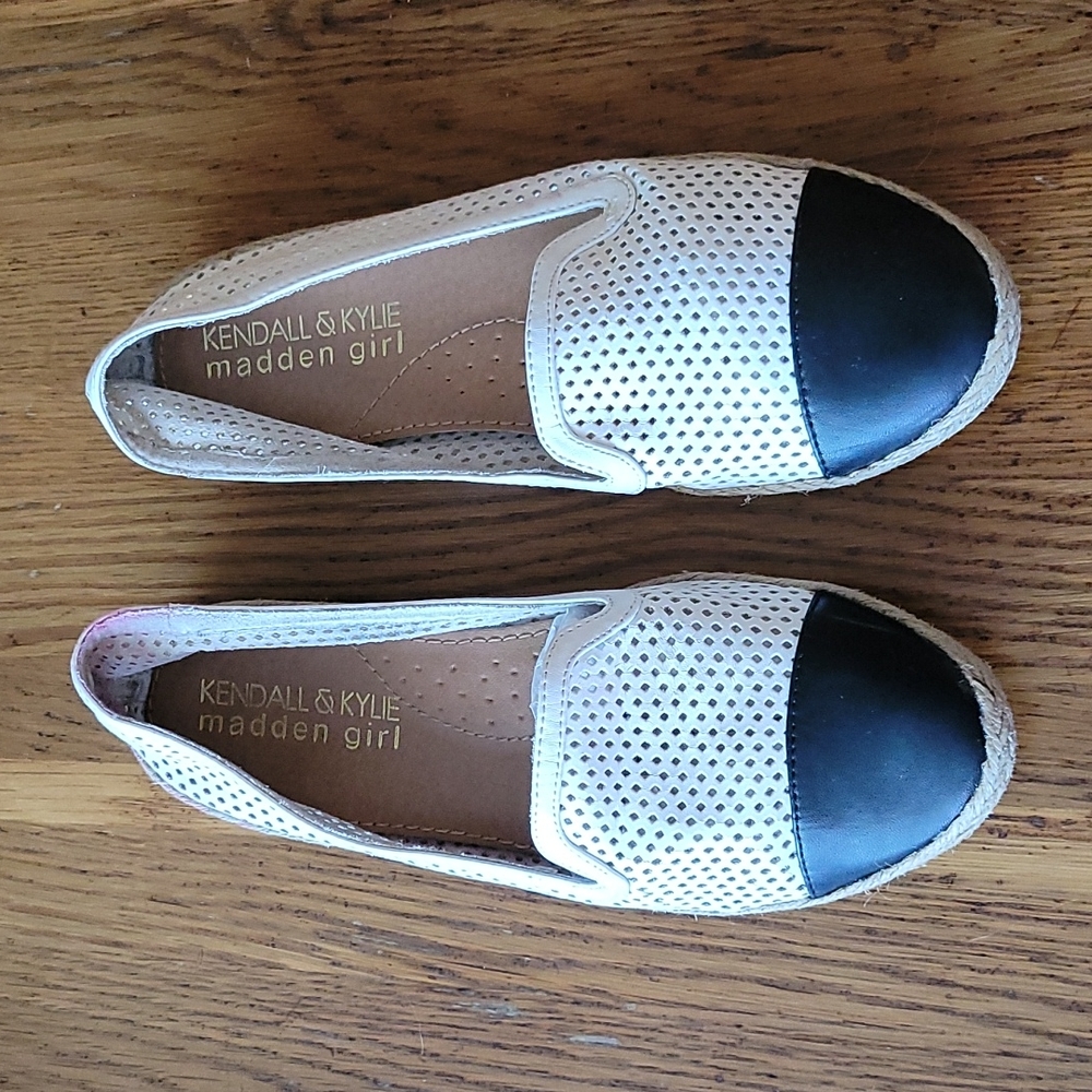 Kendall & Kylie Madden Girl sz 6 black/white flats